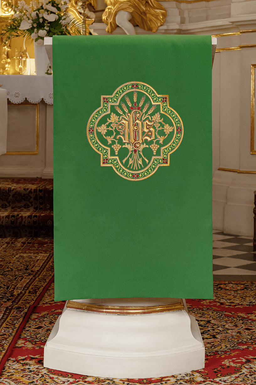 Vert voile de lutrin brodée or I JHS KMO/004/01 ZIELONY 55*250 - CHASUBLES.FR