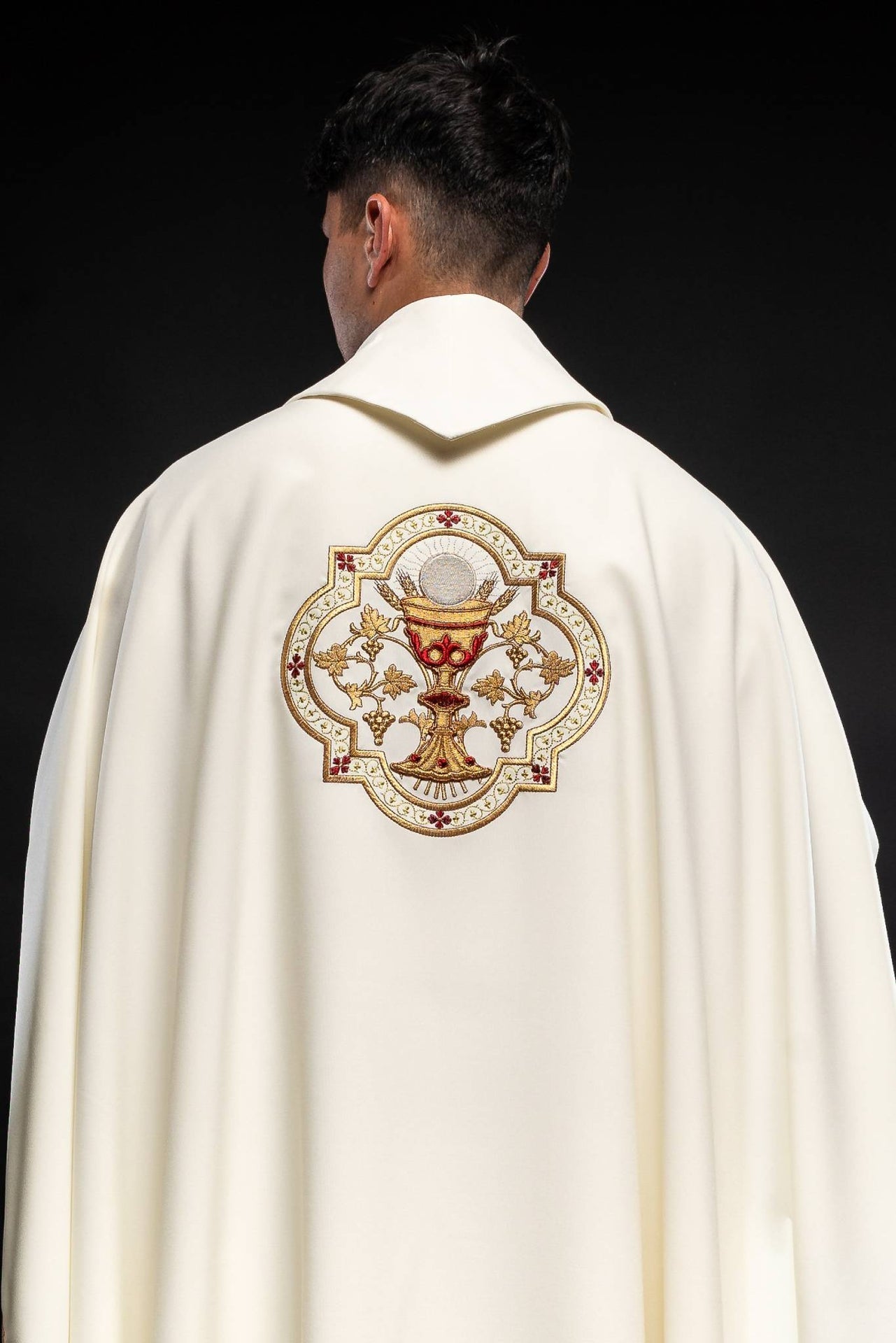 Vêtement brodé Cœur de Jésus et calice KOR/118/05/01 ECRU - CHASUBLES.FR
