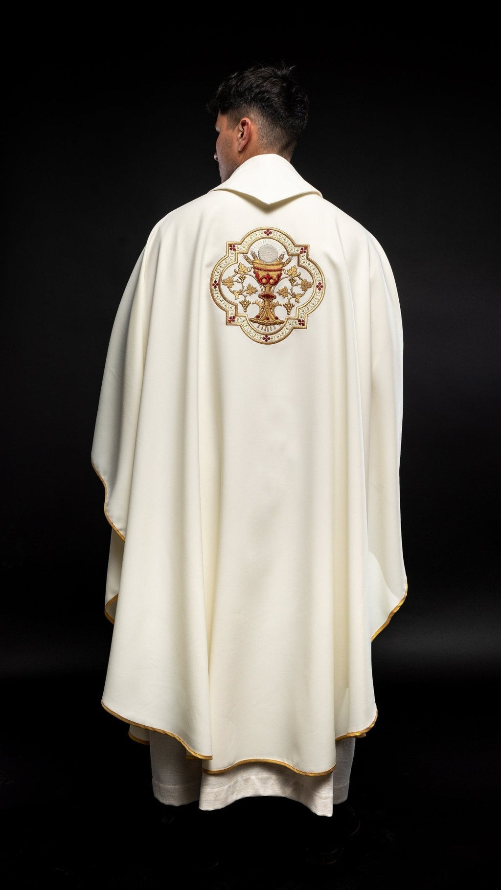 Vêtement brodé Cœur de Jésus et calice KOR/118/05/01 ECRU - CHASUBLES.FR