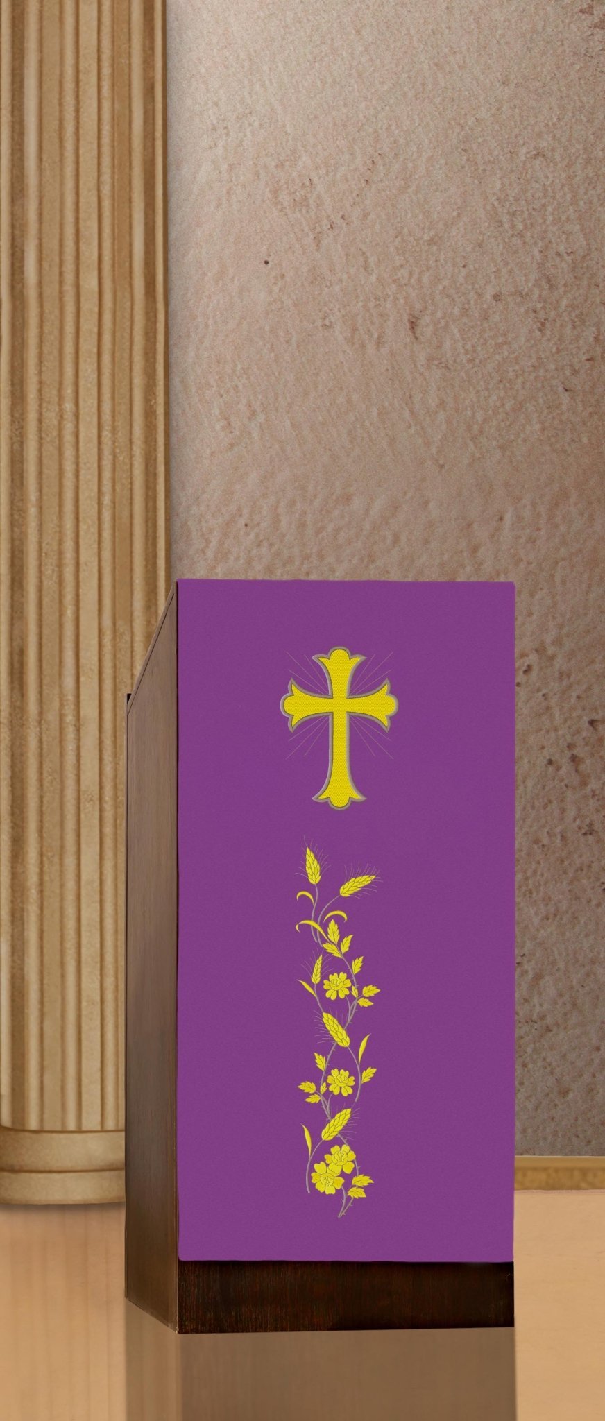 Violet voile de lutrin brodée avec motif de la Croix et de l'IHS KMO/030/03/01 FIOLET 55*250 - CHASUBLES.FR
