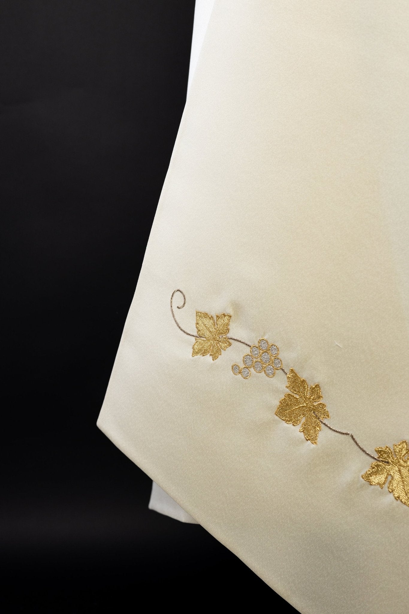 Voile avec croix brodée en écru KWL/006/05 50*270 ECRU SAT. - CHASUBLES.FR