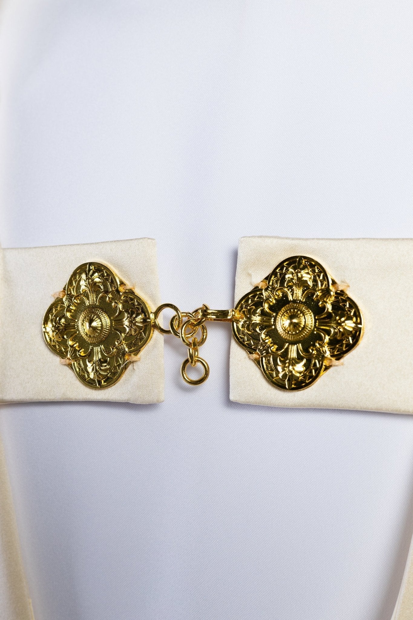 Voile brodé avec motif de croix en écru KWL/033/05/20 50*270 ECRU SAT - CHASUBLES.FR