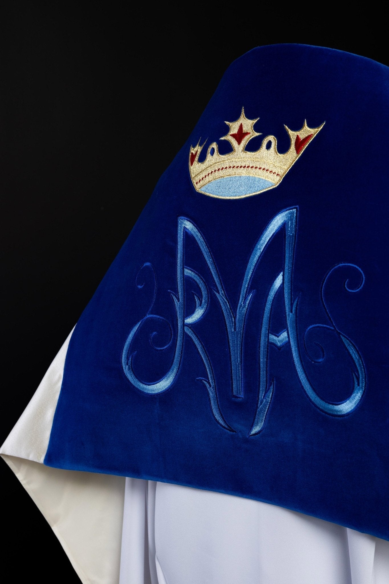 Voile brodé avec motif marial KWL/023/05/20/PA 50*270 ECRU SAT. - CHASUBLES.FR