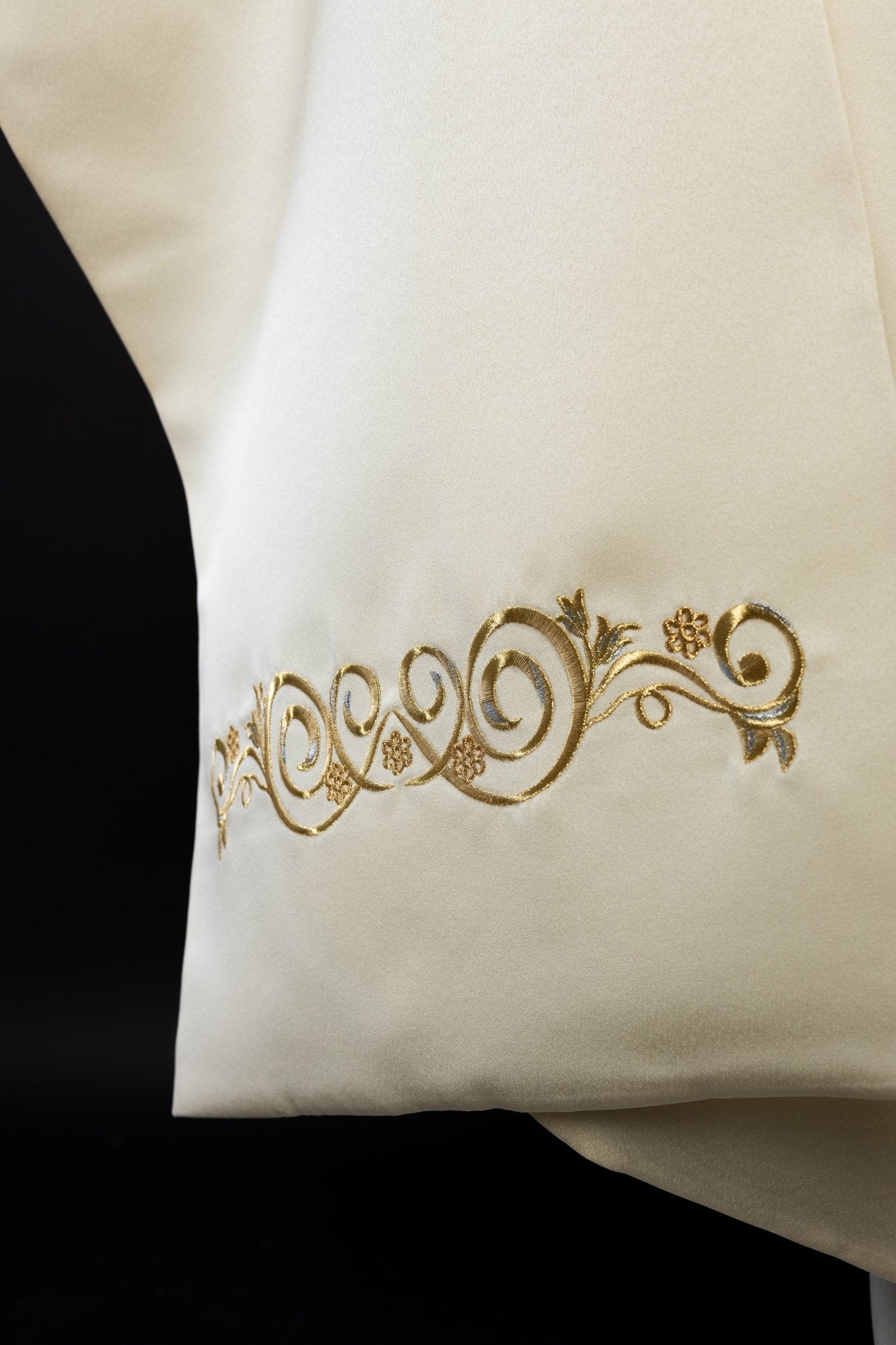 Voile brodé IHS écru KWL/021/05/20 50*270 ECRU SAT. - CHASUBLES.FR