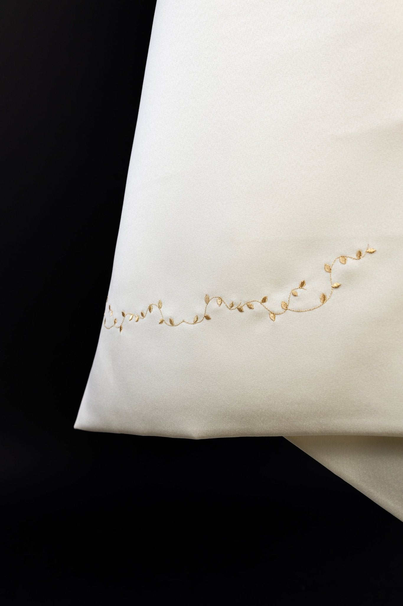 Voile croisé brodé écru KWL/031/05/20 50*270 ECRU SAT - CHASUBLES.FR