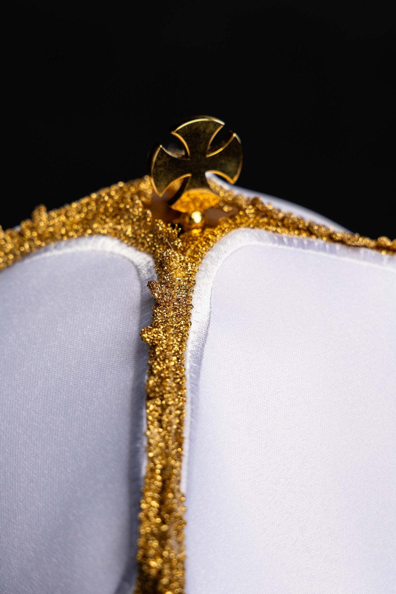 Voile de ciboire avec broderie IHS KWE/019/K/04 29cm. BIAŁY - CHASUBLES.FR