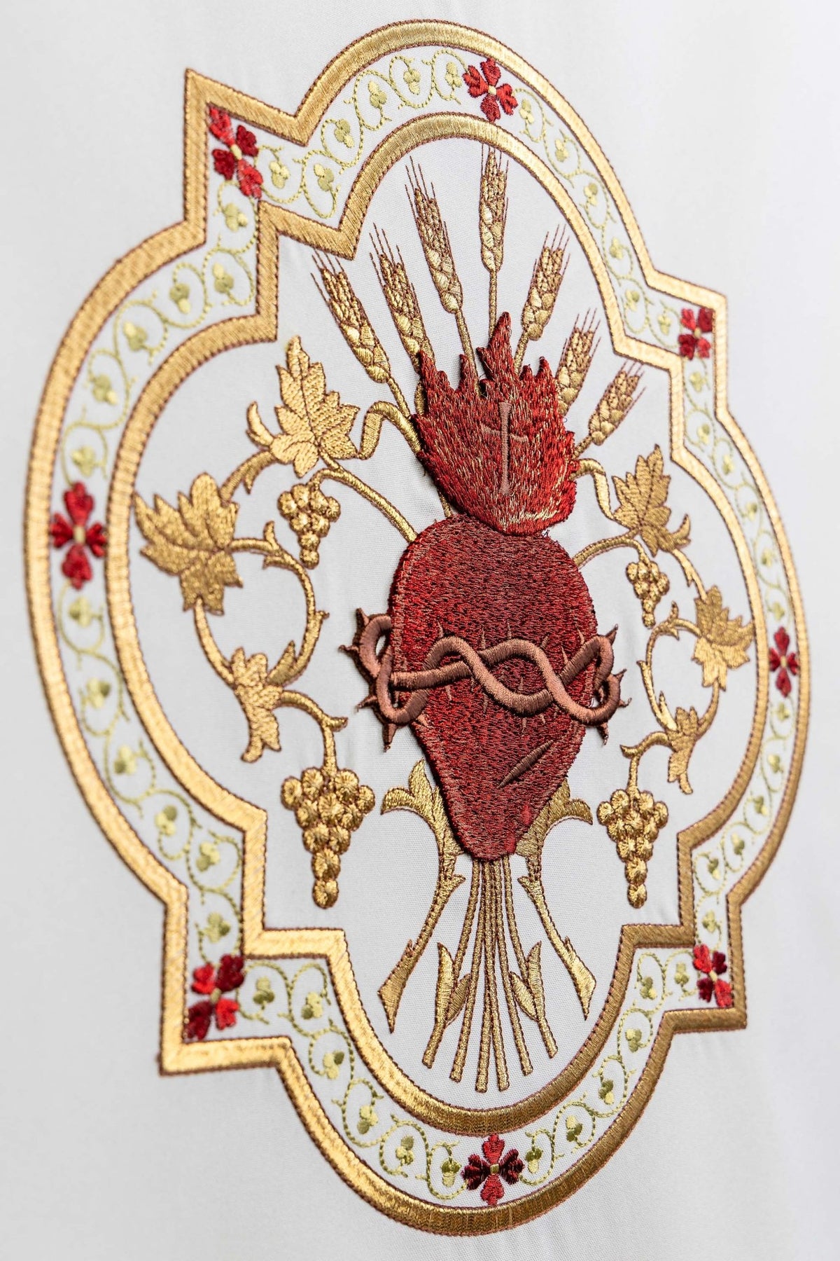 Voile de lutrin brodée Cœur de Jésus-Chris ecru KMO/005/05/01 ECRU 55*250 - CHASUBLES.FR