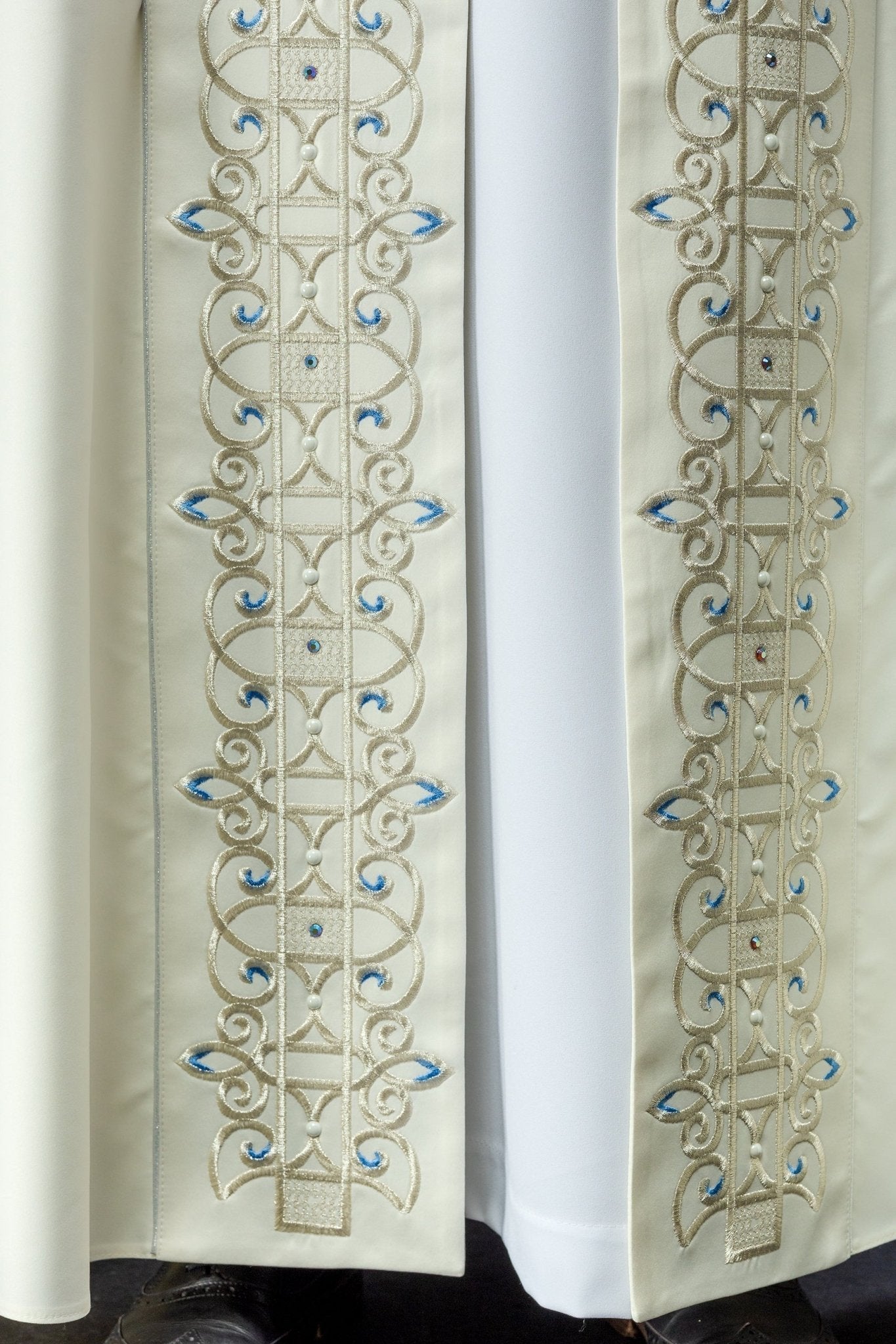 Voile liturgique brodé avec symbole marial écru LE/3001/05 145cm - CHASUBLES.FR